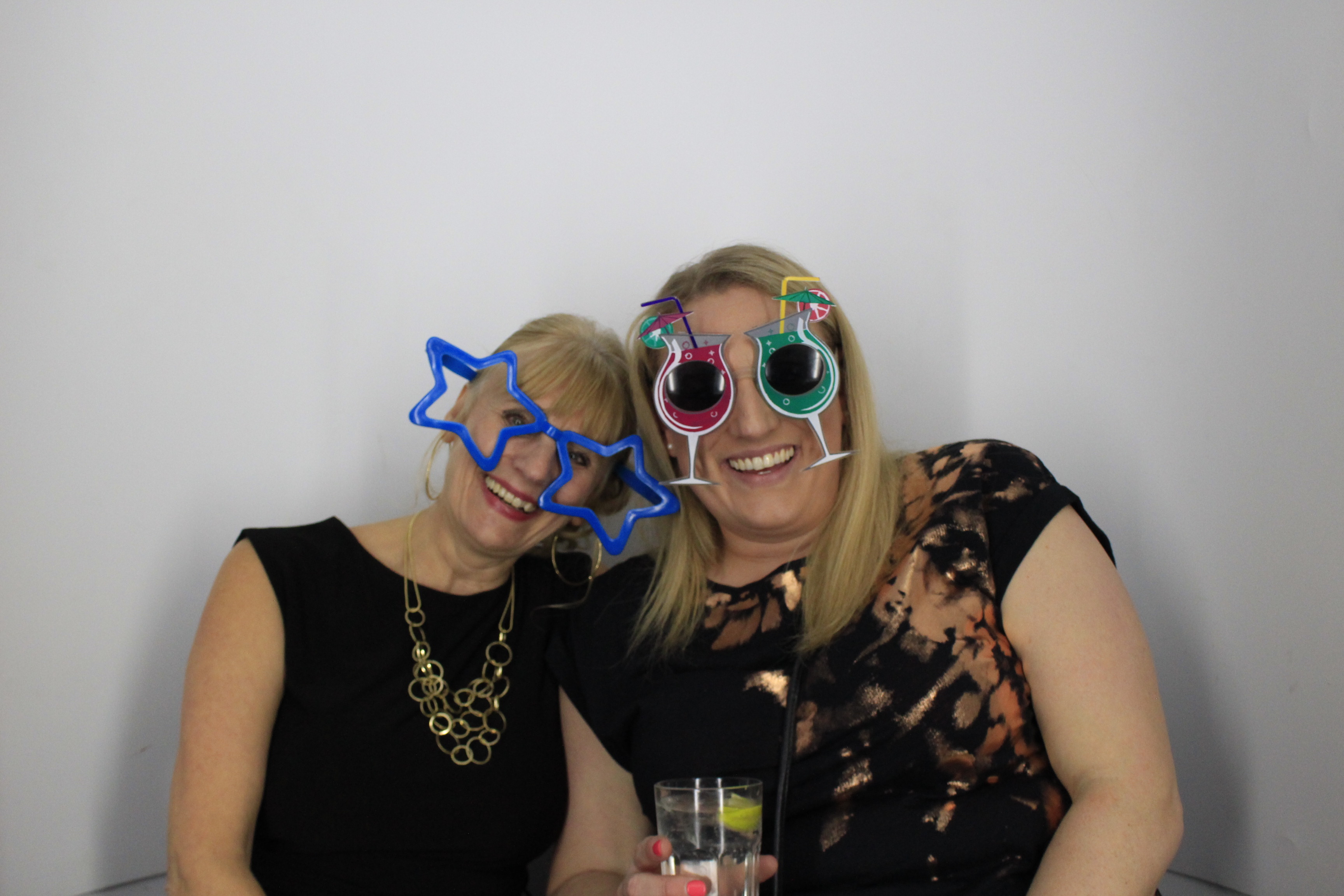 Darren and sarah’s 40th birthday celebration | View more photos from the event at gallery.myphotoboothexperience.co.uk/u/MyPhotoBoothExperienceLtd/Darren-and-sarah’s-40th-birthday-celebration